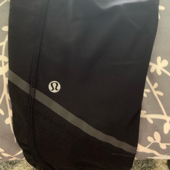 Lululemon Crop Reflective Leggings - Picture 4 of 4